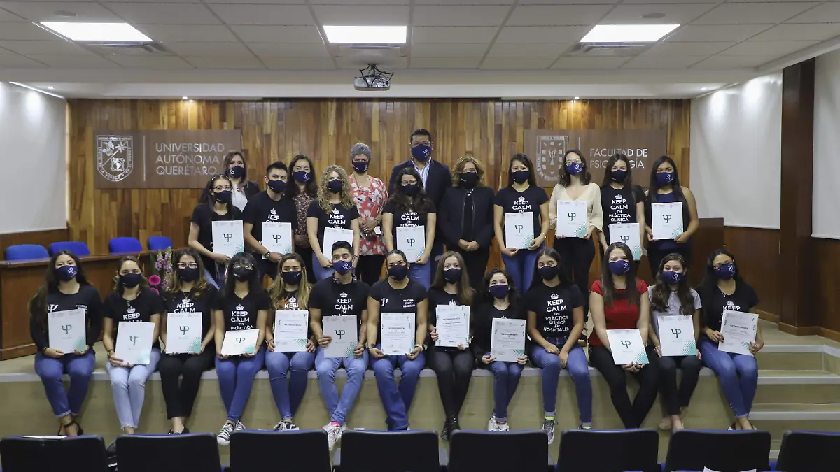 Reconocieron a los estudiantes que intervienen en este proyecto.  Cortesía UAQ.